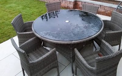 Garden redesign with white porcelain and outdoor seating area